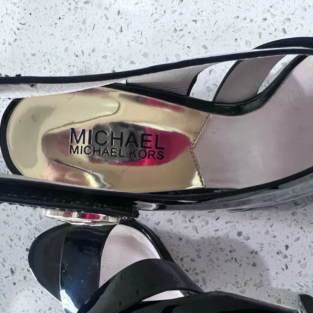 Michael Kors Glossy Black Heels Womens Size 7 VGUC - Picture 6 of 10